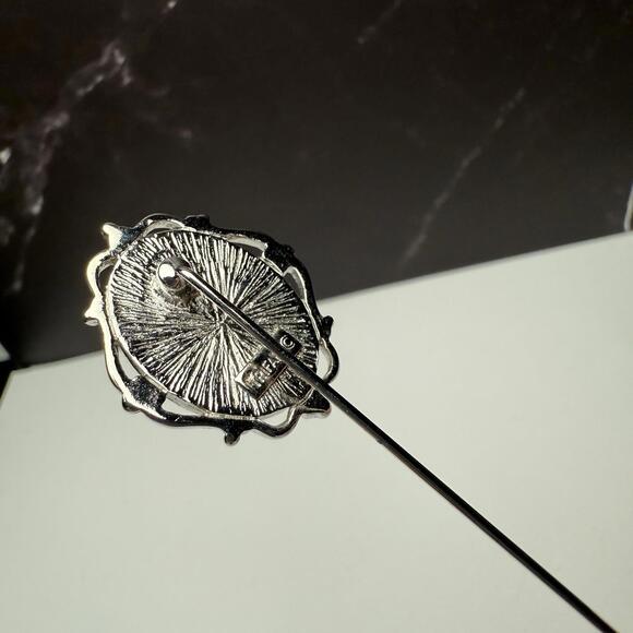 Signed Trifari Blue Cameo Face Of Lady Silver Tone Lapel Stick Pin - Picture 10 of 11